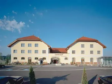 Landzeit Autobahn-Restaurants, Sattledt, Austria (1/1)