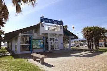 Office de Tourisme, St. Cyprien, Francia (1/2)